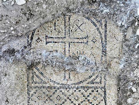 Resti archeologici e pavimento musivo bizantino