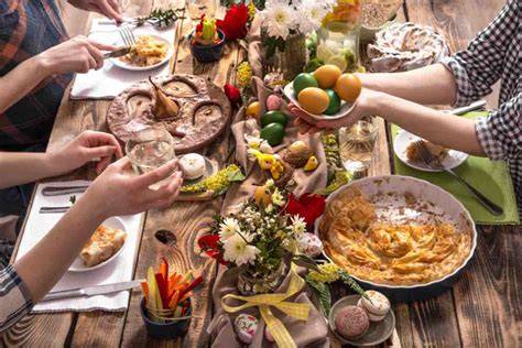 Famiglia riunita a tavola per Pasqua
