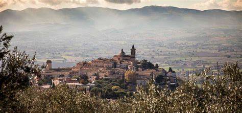 Panorama della Valle Umbra da Monteluco