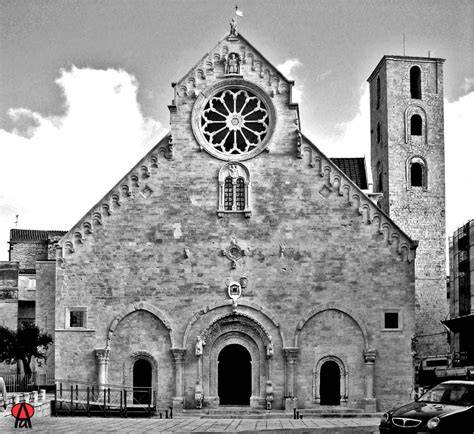 Facciata romanica della Cattedrale di Zara