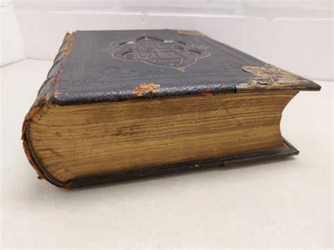 Bibbia inglese ottocentesca legatura cuoio