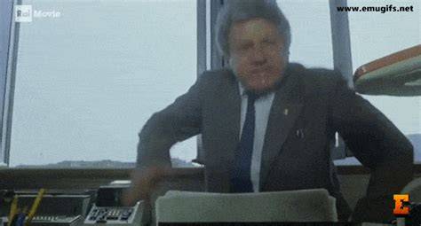 Fantozzi e MegaPresidente nel cielo