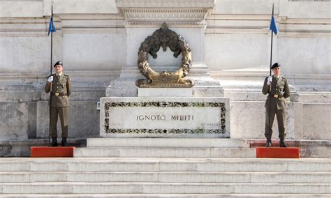 Guardia d’onore alla Tomba del Milite Ignoto