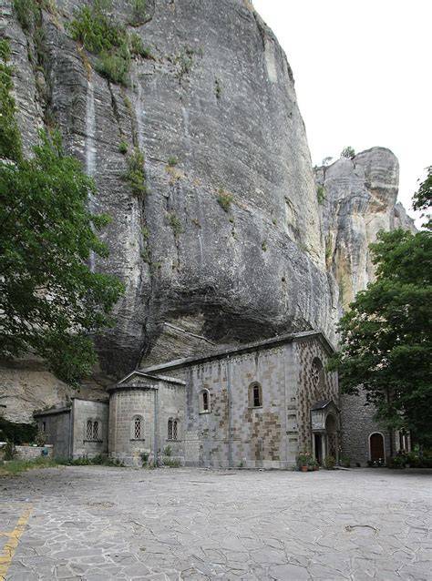 Monastero benedettino ai piedi della Pietra di Bismantova