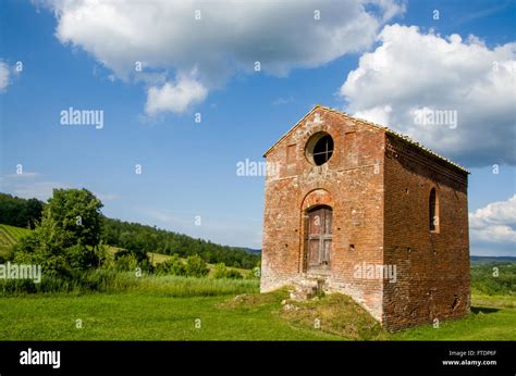 Chiesetta di campagna a Poggio Scanno