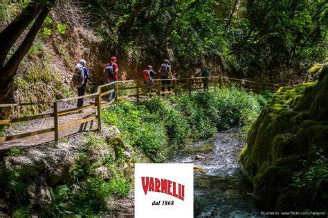 Vallata di Valcorrente e percorso delle acque