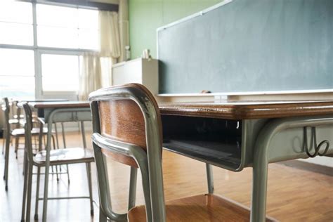 Professoressa giapponese davanti alla classe