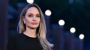 Angelina Jolie visita bambini Bambino Gesù