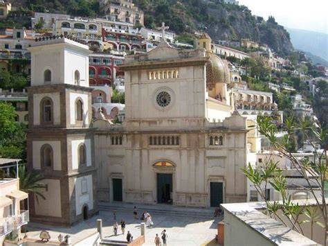 Chiesa Santa Maria Assunta Positano facciata