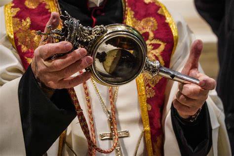 San Gennaro con ampolla del sangue