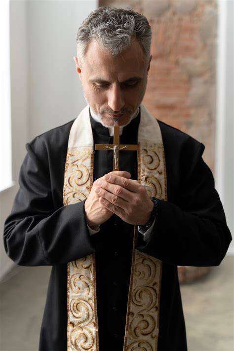 Servitori del Sacerdote con Rinascita