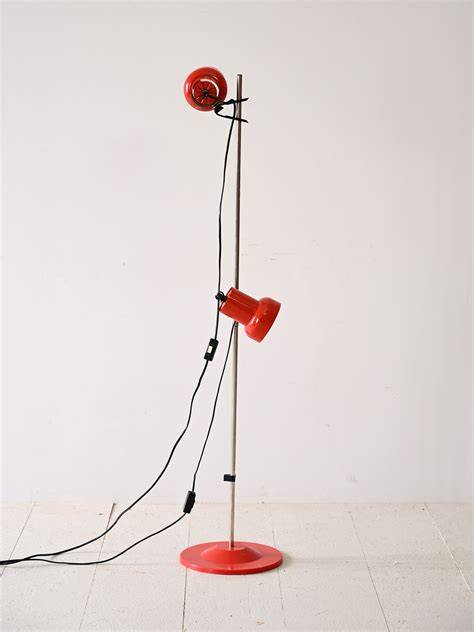 Lampada rossa davanti al tabernacolo