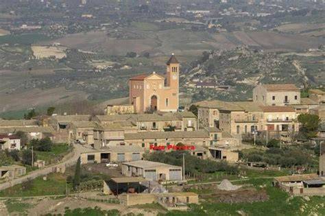 Borgo Santa Rita e monte Pisciacane