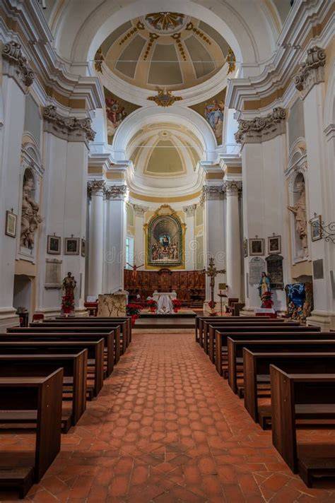 Interno chiesa San Francesco Montelupone