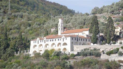 Santuario di Sant’Antonio a Polla e panorama del Vallo di Diano