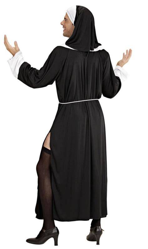 Costume da suora in scena erotica