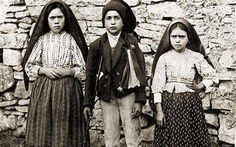 Tre pastorelli di Fatima al pascolo