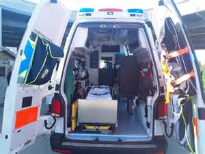 Ambulanza compatta nelle strade di Capri