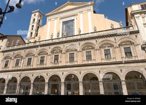 Palazzi storici di Piazza Santi Apostoli