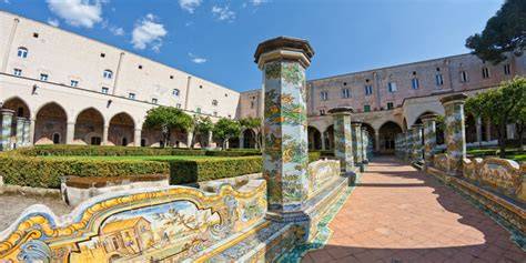 Monastero di clausura con chiostro e giardino