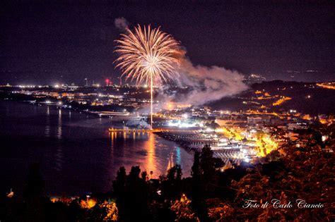 Fuochi d’artificio sul golfo di Sferracavallo