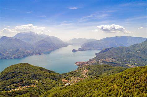 Vista del Santuario di Breglia sul Lago di Como