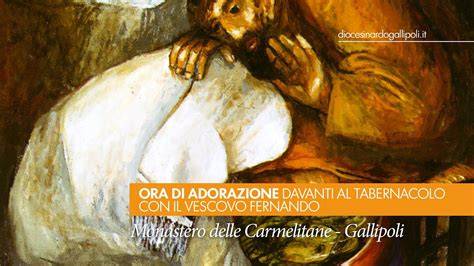 Madre Teresa in adorazione davanti al tabernacolo