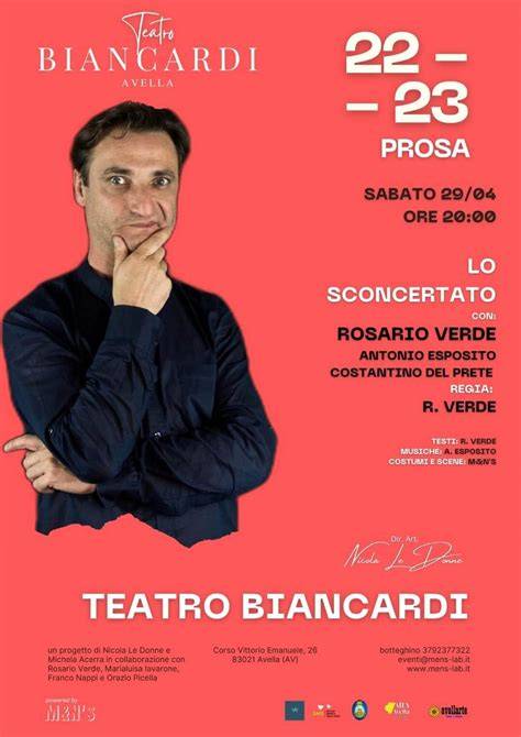 Rosario Verde durante uno spettacolo comico