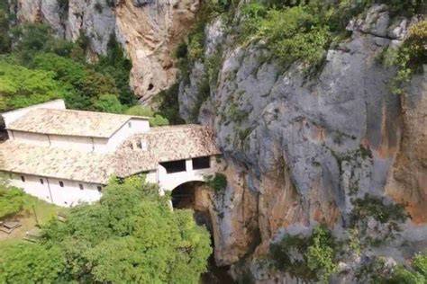 Eremo di San Venanzio nella Valle dell’Aterno