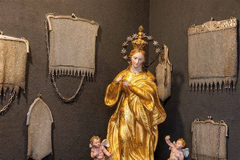 Ex voto all’interno del santuario mariano