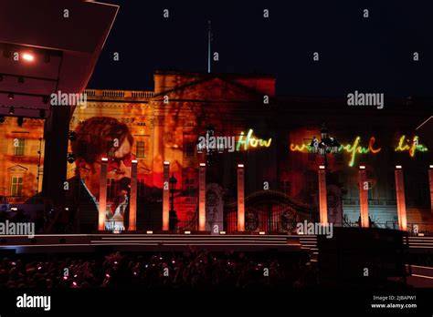 Proiezione video Elton John Buckingham Palace