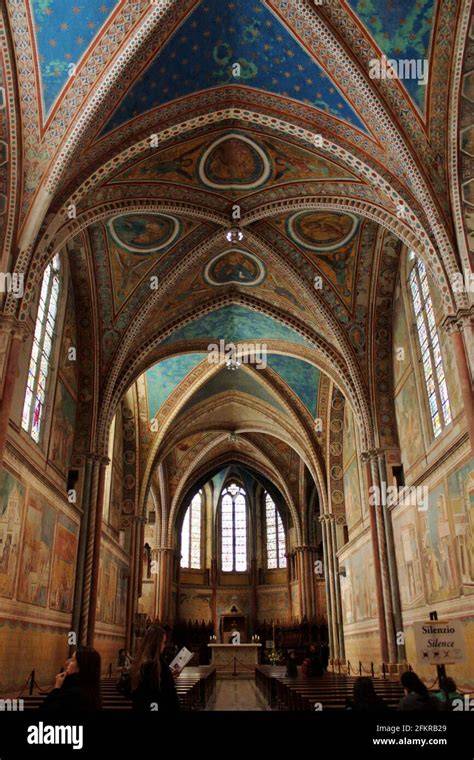 Interno Basilica San Vittore navata unica