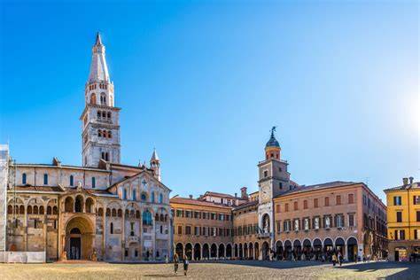 Cattedrale di Modena e Piazza Grande